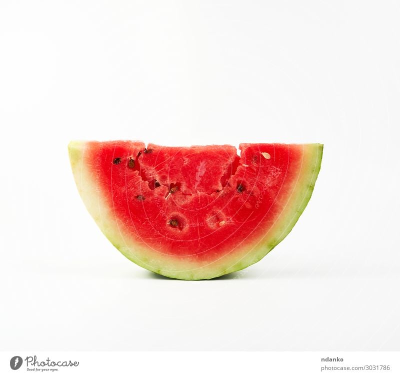 geschnittene rote frische Wassermelone mit schwarzen Samen Frucht Dessert Ernährung Vegetarische Ernährung Diät Sommer Natur natürlich saftig grün weiß