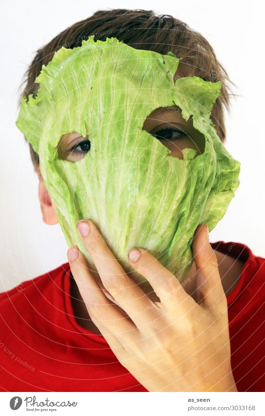 Strenger Vegetarier Salat Salatbeilage Salatblatt Ernährung Essen Bioprodukte Vegetarische Ernährung Diät Fasten Junge Kindheit Kopf Auge 8-13 Jahre festhalten