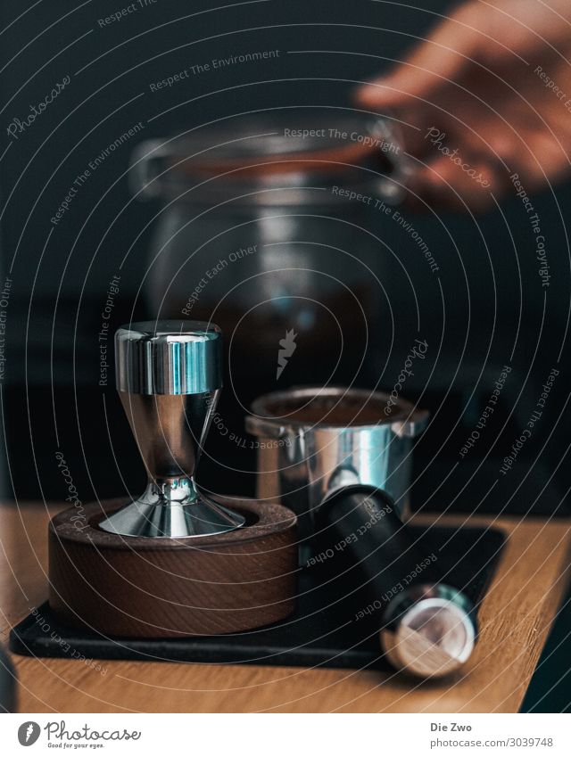 Making Coffee II Getränk Heißgetränk Kaffee Latte Macchiato Espresso Lifestyle elegant Erholung ruhig braun Lebensfreude Espressomaschine Farbfoto Innenaufnahme