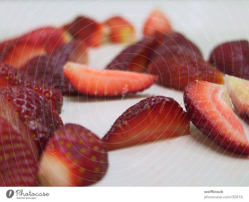 erdbeeren rot geschnitten süß Ernährung Erdbeeren Beeren