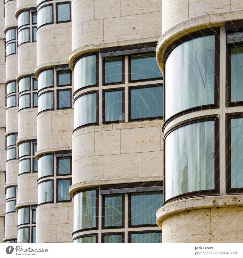 La ola einer Hausfassde Architektur Bürogebäude Fassade Fenster Sehenswürdigkeit Wellenform außergewöhnlich elegant ästhetisch innovativ Stil Symmetrie
