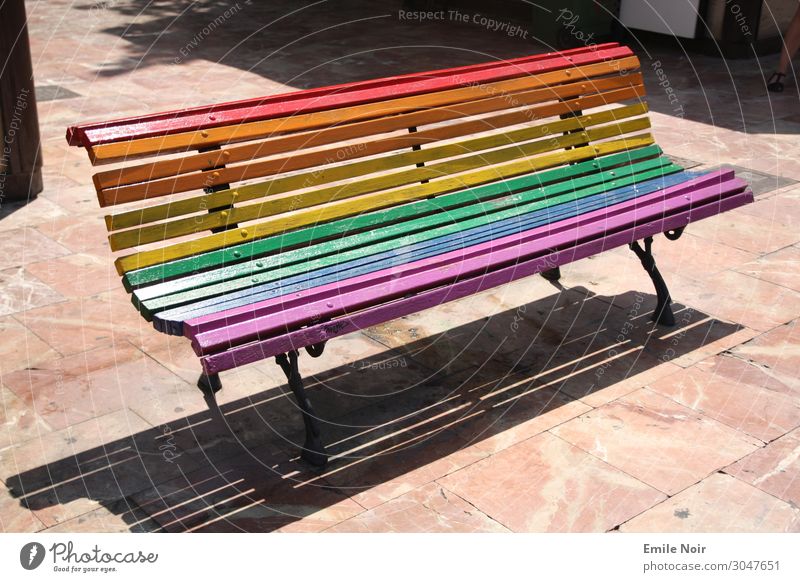 Regenbogenbank Valencia Spanien Stadt Bank Homosexualität Stolz Farbstoff Farbfoto Außenaufnahme Tag