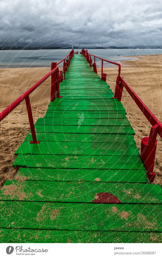 Go green! | 1.700 Landschaft Wolken schlechtes Wetter Strand Bucht Wege & Pfade Holz alt mehrfarbig grau grün rot Freiheit Horizont Idylle Umweltschutz Steg