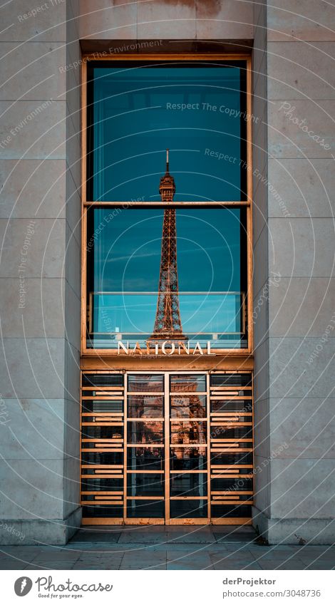 Eiffelturm in Paris Ferien & Urlaub & Reisen Tourismus Ausflug Freiheit Sightseeing Städtereise Sommerurlaub Hauptstadt Stadtzentrum Turm Sehenswürdigkeit