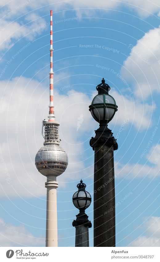 Berliner Kugeln Berliner Fernsehturm Berlin-Mitte Antenne Sehenswürdigkeit Wahrzeichen trendy hoch Erotik Zufriedenheit Business Gesellschaft (Soziologie)