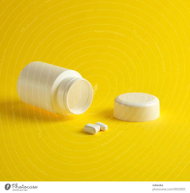 offener weißer Kunststoffbehälter für Medikamente und Ovalpillen Flasche Gesundheitswesen Behandlung Krankheit Wissenschaften Container oben gelb Schmerz Farbe
