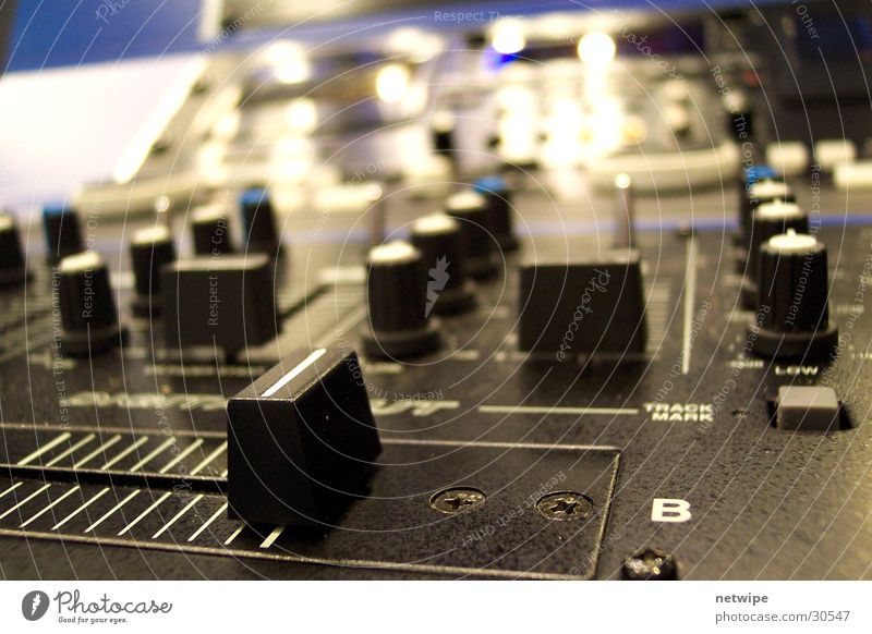 Mixer Regler Musikmischpult Elektrisches Gerät Diskjockey Lautstärke Technik & Technologie Elektronik Klang Kontrabass Treble