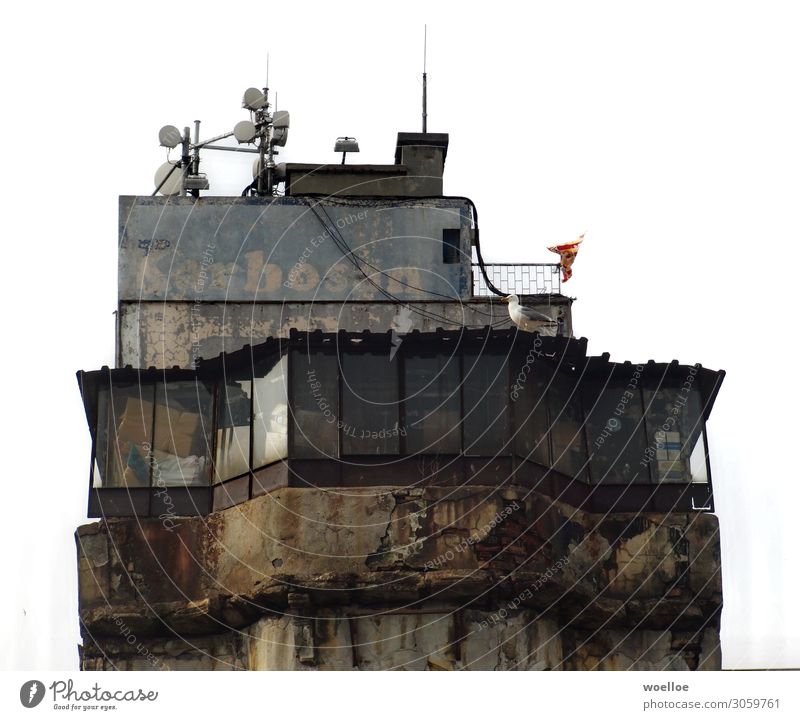 Penthouse für Pakete Istanbul Türkei Stadt Hochhaus Ruine Mauer Wand Fassade Rost alt dreckig hässlich herunterkommen vollgestopft Lager Lagerhaus Farbfoto