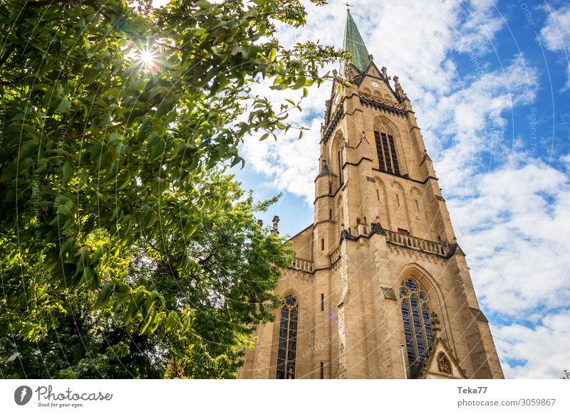 Sommerkirche Dorf Stadt Kirche Religion & Glaube Farbfoto Tag Lichterscheinung Sonnenlicht Sonnenstrahlen