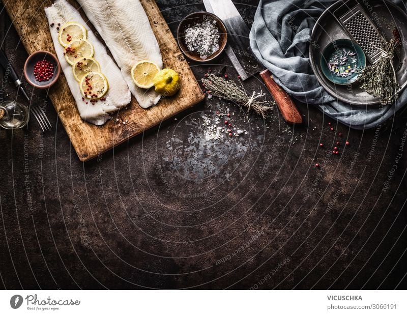 Kabeljau Filet mit Zitronenscheiben Lebensmittel Fisch Ernährung Diät Geschirr Design Gesunde Ernährung Restaurant Hintergrundbild Grunge Essen zubereiten