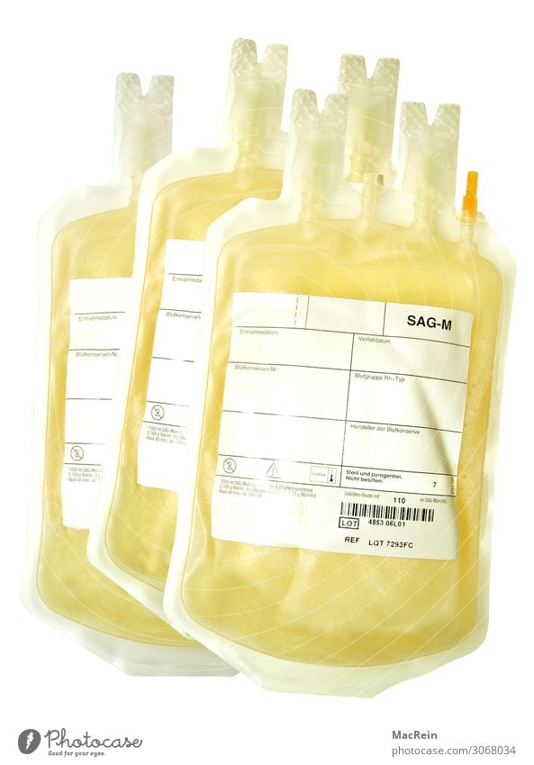 Plasma Medikament Gesundheitswesen gelb weiß Aufschrift Beutel Blutspender Hintergrundbild Dinge Barcode voll Farbfoto Studioaufnahme Menschenleer Freisteller
