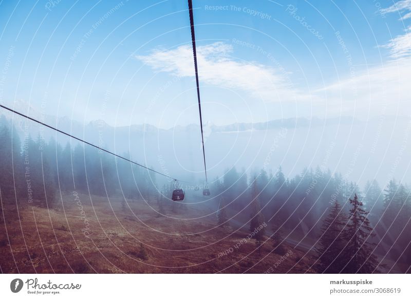 Seilbahn im Nebel Ferien & Urlaub & Reisen Winter Snowboard Natur genießen Blick Mountain aerial passenger line aerial passenger tramway aerial railway