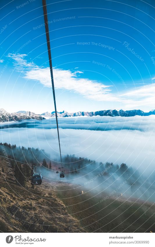Seilbahn im Nebel Ferien & Urlaub & Reisen Winter Snowboard Natur genießen Zufriedenheit Lebensfreude Abenteuer Freiheit Mountain aerial passenger line
