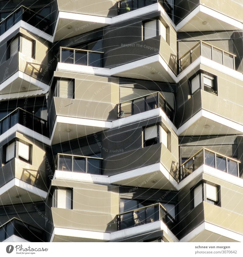 Schöne Aussichten Bauwerk Gebäude Architektur Fassade Balkon außergewöhnlich ästhetisch Stil "Tel aviv Fenster Aussicht" Farbfoto Licht Schatten Kontrast