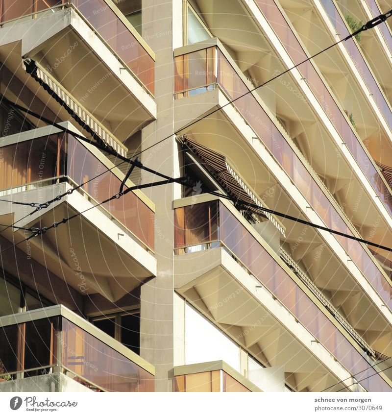 Blick nach draußen Bauwerk Gebäude Architektur Fassade Balkon Glas Metall ästhetisch trendy Stil "Schweiz Stein Strom," Farbfoto