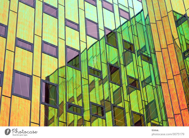 ArtHaus (VI) Hochhaus Bauwerk Gebäude Architektur Fassade Glas Linie Streifen Netzwerk Idee Inspiration komplex Kreativität Stadt Irritation Farbfoto