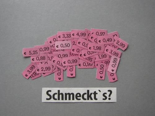 Schmeckt´s? Lebensmittel Fleisch Wurstwaren Ernährung Tier Nutztier Schwein 1 Schriftzeichen Schilder & Markierungen Essen Kommunizieren grau rosa weiß Gefühle