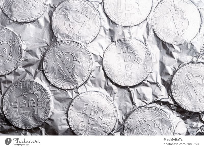 Silberne Bitmünze auf weißem Hintergrund. Design Geld sparen Wirtschaft Kapitalwirtschaft Geldinstitut Business Computer Internet Kunst Sammlung Metall alt