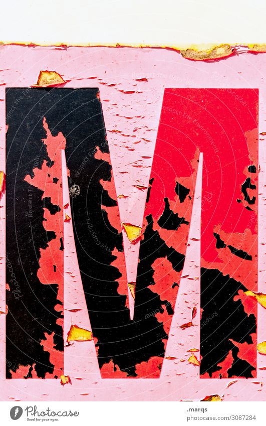 M Mauer Wand Lack Farbstoff Metall Schriftzeichen alt rosa rot schwarz Kommunizieren Farbfoto Außenaufnahme Nahaufnahme Strukturen & Formen Menschenleer