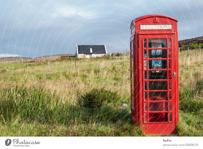 Telefonzelle in ländlichem Schottland. Lifestyle Ferien & Urlaub & Reisen Tourismus Freiheit Sightseeing Haus Umwelt Natur Landschaft Klima Klimawandel Wetter