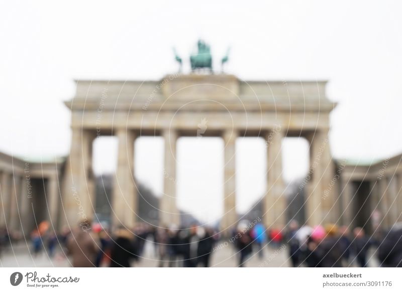 Touristen vor Brandenburger Tor defokussiert Lifestyle Freizeit & Hobby Ferien & Urlaub & Reisen Tourismus Sightseeing Städtereise Mensch Erwachsene