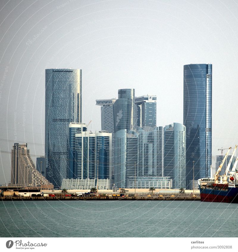 Skyline Abu Dhabi Hochhaus Vereinigte Arabische Emirate Bauboom Gebäude Tourismus Bankenkrise