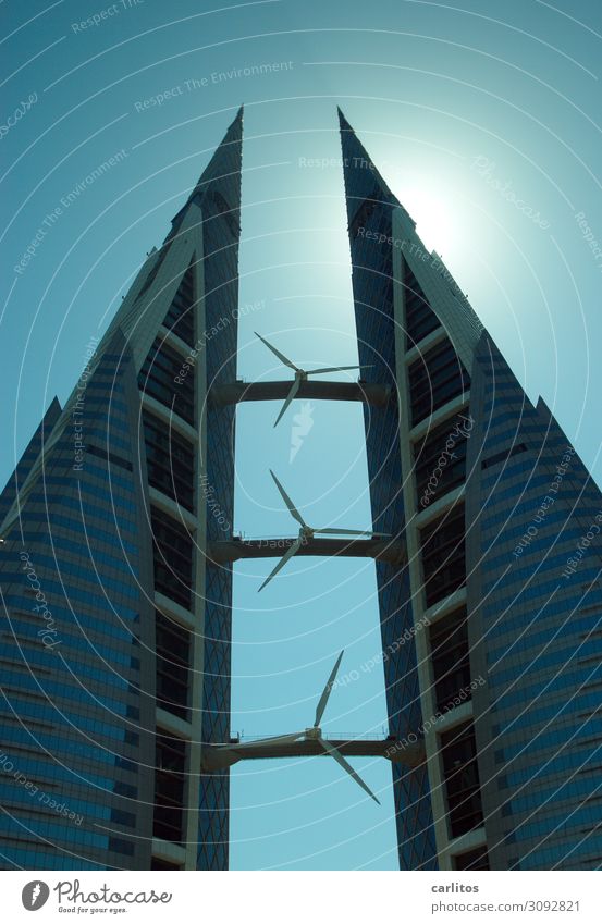 Bahrain World Trade Center Manama Hochhaus zwei Türme Windkraftanlage Rotor Energie Energiewirtschaft frei Symmetrie Architektur Gegenlicht Bauboom