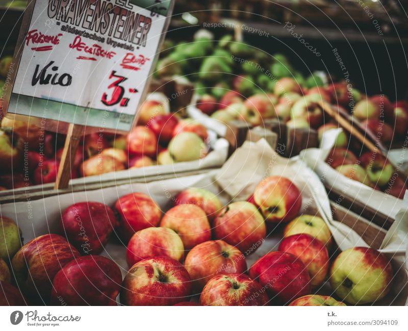 Äpfel 3 Euro Gemüse Frucht Sommer Herbst Duft kaufen verkaufen frisch Gesundheit natürlich gelb grün rot achtsam Fairness Klima Lebensfreude Natur Markt