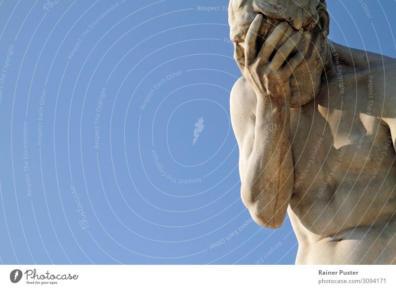 Facepalm - Statue hält eine Hand vor das Gesicht Skulptur fassungslos Kopfschmerzen Gefühle Trauer Liebeskummer Enttäuschung Scham Reue Verzweiflung migräne