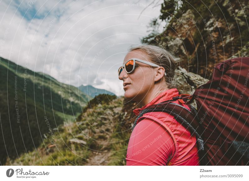 Wandern auf dem Meraner Höhenweg Freizeit & Hobby Ferien & Urlaub & Reisen Abenteuer Berge u. Gebirge wandern Junge Frau Jugendliche 30-45 Jahre Erwachsene