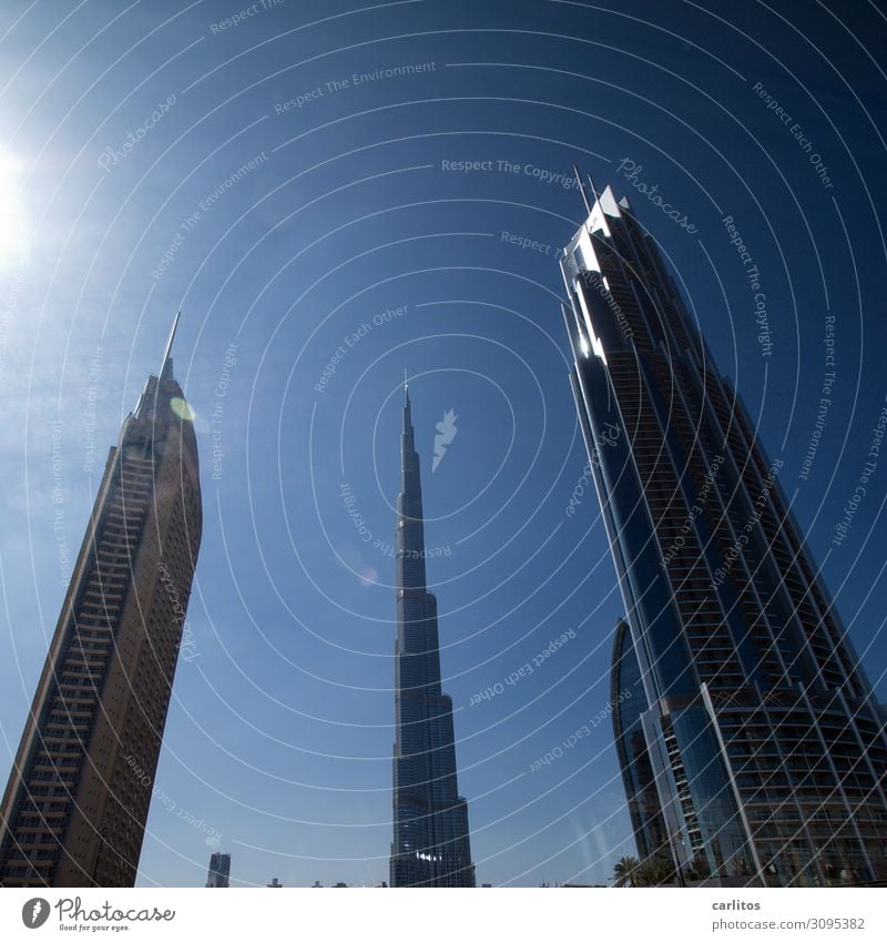 Die Drei von der ..... Dubai Vereinigte Arabische Emirate VAR Burj Khalifa Hochhaus Großstadt Architektur Tourismus Kapitalwirtschaft Kredit Bankgebäude