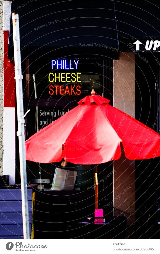 Philly Cheese Steak Sandwich Ernährung Fastfood lecker Stadt Philadelphia cheese steak Sonnenschirm Restaurant Imbiss Feinschmecker Spezialitäten