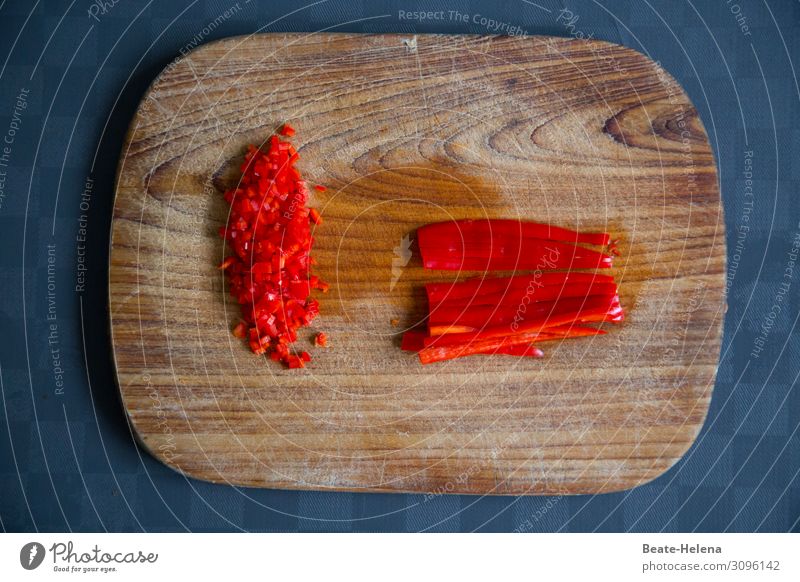 Vorsicht, scharf! | Peperoni Lebensmittel Gemüse Ernährung Vegetarische Ernährung Italienische Küche Schneidebrett kaufen Gesundheit Gesunde Ernährung Wellness