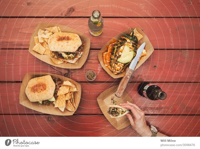 Tischplatte voll mit mexikanischem Essen Lebensmittel Gesunde Ernährung Speise Foodfotografie Mexiko Texas Mexikaner Top Top-down flach Mittagessen Hand Messer