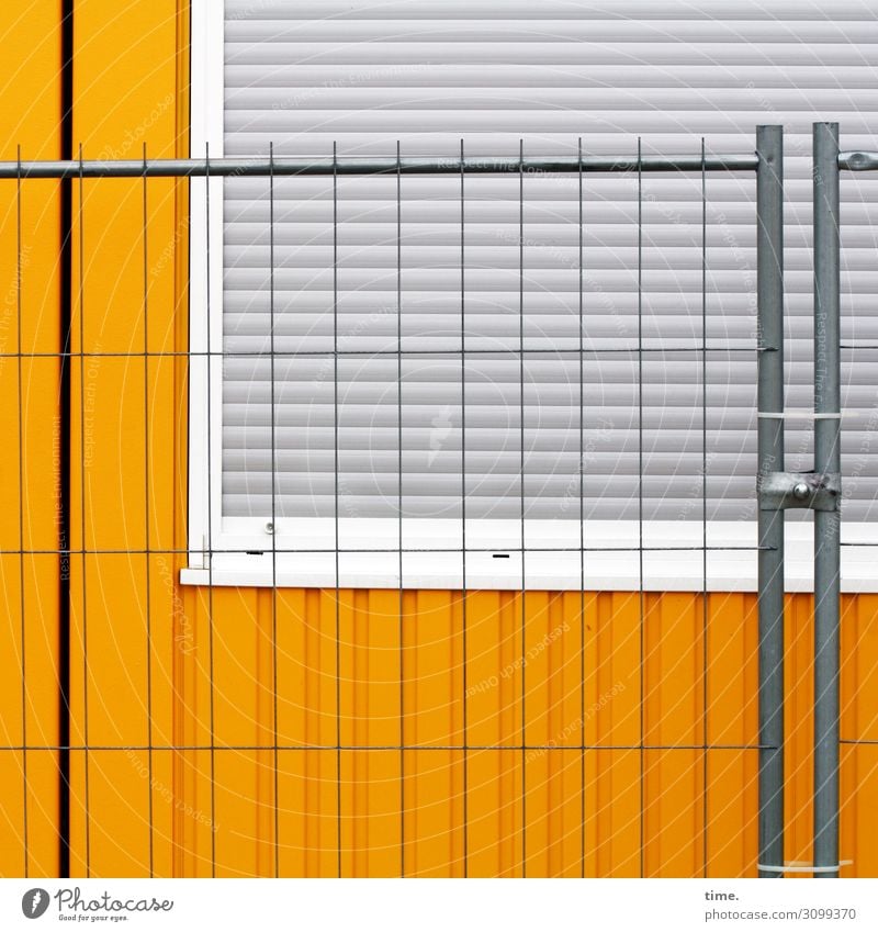 Metall-Kunststoff-Ensemble Arbeit & Erwerbstätigkeit Arbeitsplatz Handwerk Baustelle Gebäude Wohncontainer Mauer Wand Fenster Rollladen Bauzaun Kabelbinder