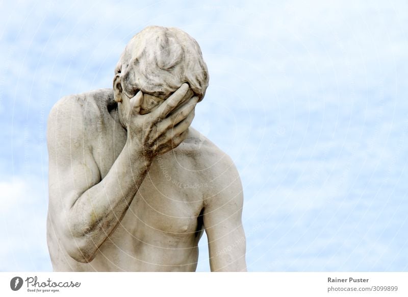 Facepalm - Statue hält eine Hand vor das Gesicht maskulin Himmel Denkmal Stein Traurigkeit Sorge Trauer Scham Reue Zukunftsangst Stress Verzweiflung Unglaube
