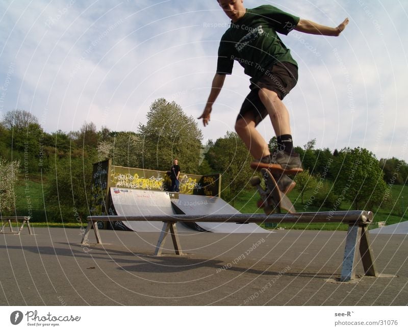 Skater @ Work  4 Skateboarding Kickflip Luft springen Park Sport Oli Rail danger
