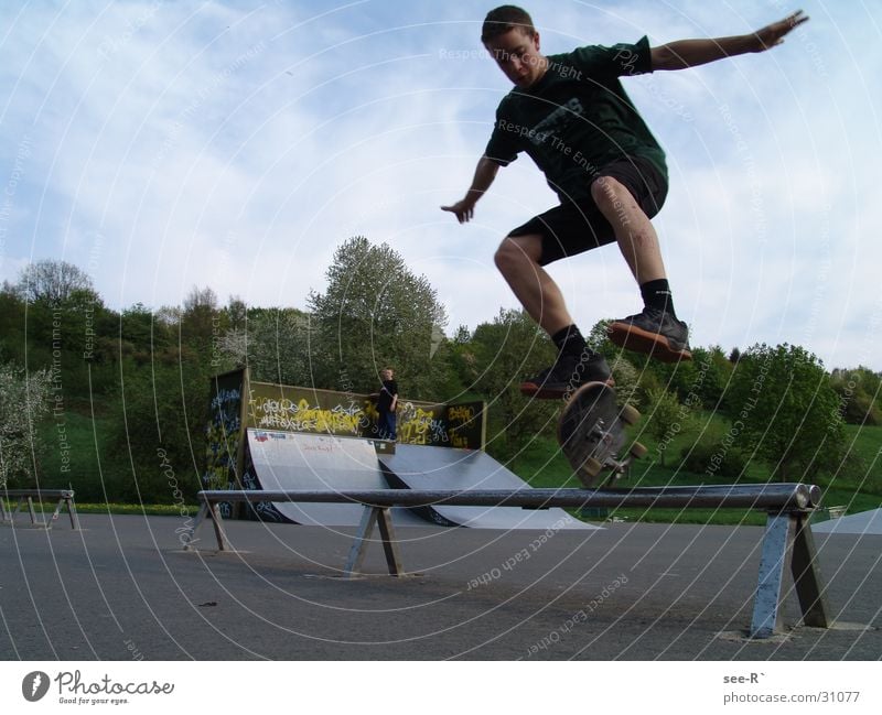 Skater @ Work 2 Skateboarding Kickflip Luft springen Park Sport Oli Rail danger
