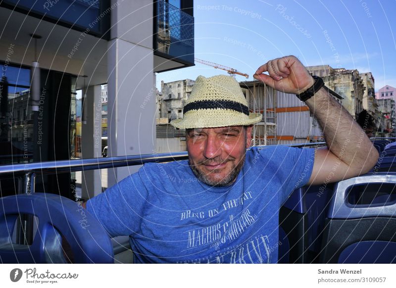 Tourist in Havanna Sightseeing Städtereise maskulin Mann Erwachsene 1 Mensch 45-60 Jahre Kuba Mode T-Shirt Hut Bart Ferien & Urlaub & Reisen außergewöhnlich