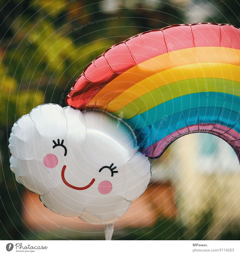 smile Zeichen Coolness Regenbogen regenbogenfarben Luftballon Gesicht Helium mehrfarbig Freude Smiley fliegen Schweben Farbfoto Außenaufnahme Menschenleer