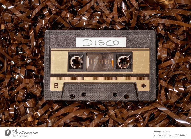 Musikkassette 80iger Disko Hardware Tonband Bandsalat Technik & Technologie Sammlerstück Kunststoff Design einzigartig Vergangenheit Vergänglichkeit