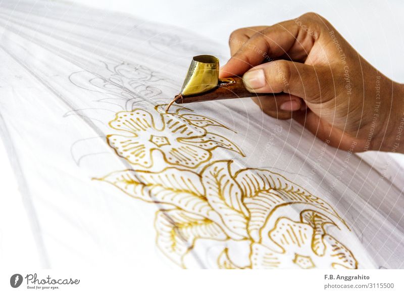 Der Prozess der Herstellung von Batik Kunst Kunstwerk Gemälde Kultur Souvenir Indonesien Textil Wachsen Dekoration & Verzierung indonesische Batik Aktivität