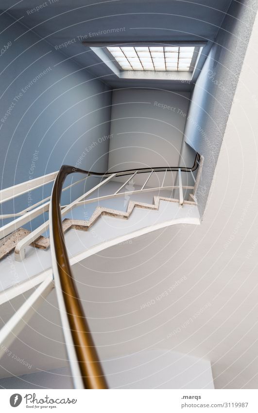 Der Weg nach oben Lifestyle Design Innenarchitektur Treppe Fenster Treppengeländer eckig neu blau weiß anstrengen Erfolg Ziel Farbfoto Innenaufnahme