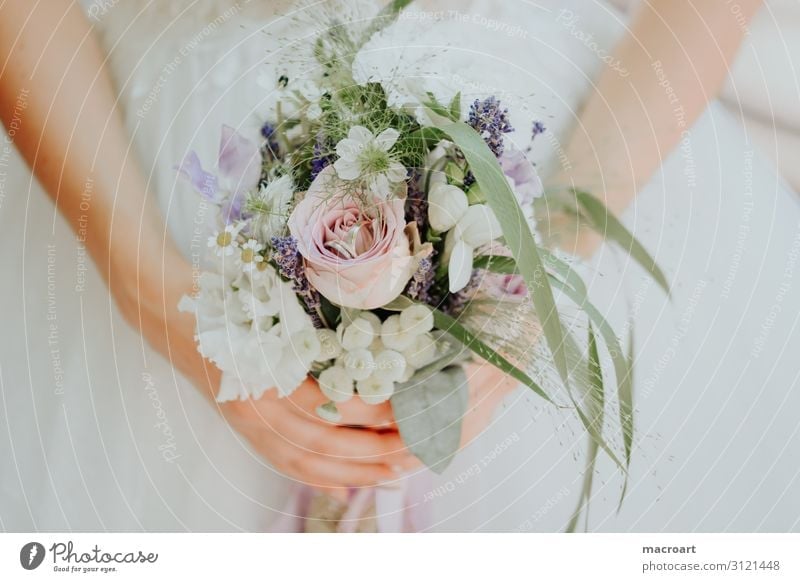 Hochzeit hochzeitsstrauß Blume Blumenstrauß Floristik Tradition Ritual Hand haöten