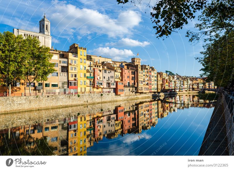 Bunte Häuser am Fluss Onyar in Girona, Katalonien Spanien schön Ferien & Urlaub & Reisen Haus Landschaft Stadt Hauptstadt Gebäude Architektur Straße alt
