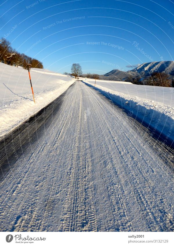 Wintereinbruch... Landschaft Schönes Wetter Schnee Alpen Verkehr Verkehrswege Straße Wege & Pfade kalt weiß Einsamkeit wintereinbruch Winterstimmung Wintertag