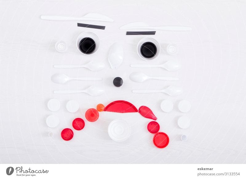 Plastikmüll, traurig Gesicht 1 Mensch Umwelt Verpackung Tube Kunststoffverpackung Kitsch Krimskrams Sammlung Kunststoffmüll Zeichen Traurigkeit weinen dreckig