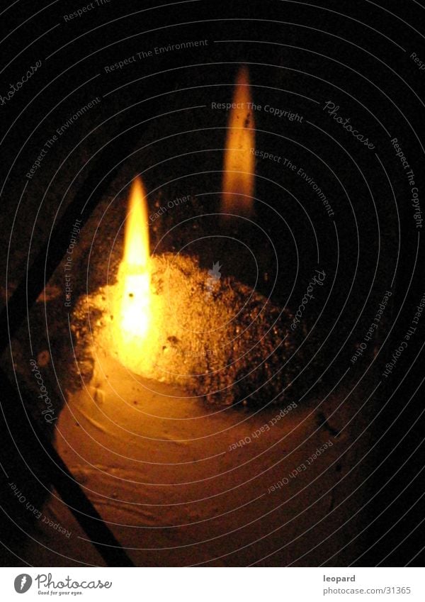 Kerzenschein 01 dunkel erleuchten brennen Makroaufnahme Nahaufnahme Flamme Mittelalter Wärme Lampion