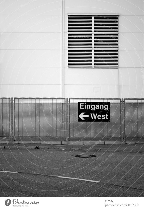 Geschichten vom Zaun (XXV) Hamburg Haus Bauwerk Gebäude Halle Lüftung Lüftungsschacht Lüftungsschlitz Straße Asphalt Stein Metall Zeichen Schriftzeichen