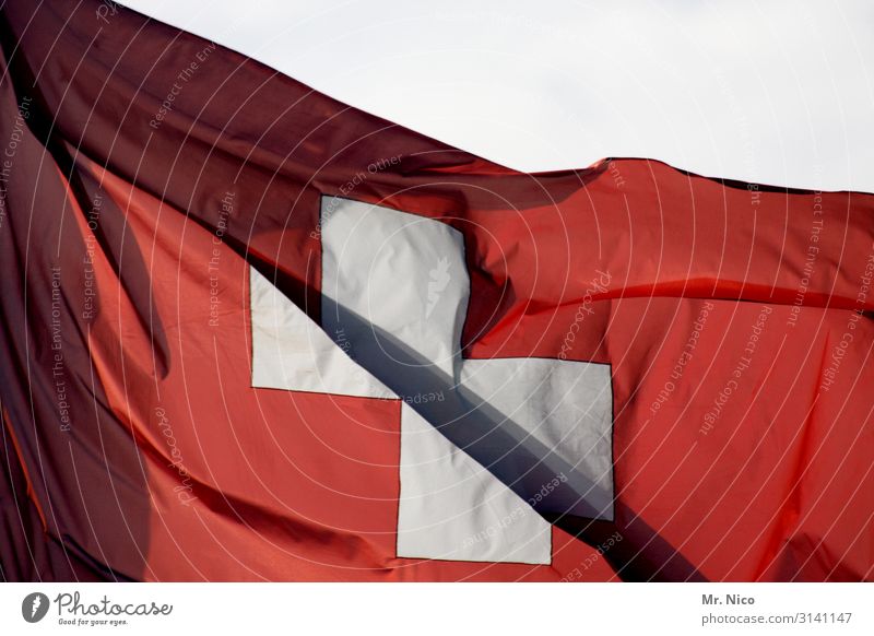 Hopp Schwiiz Zeichen rot weiß Eidgenosse flattern Patriotismus wehen Schweizerflagge Fahne Skigebiet Alpen Stoff Quadrat Europa Zürich Zermatt Matterhorn